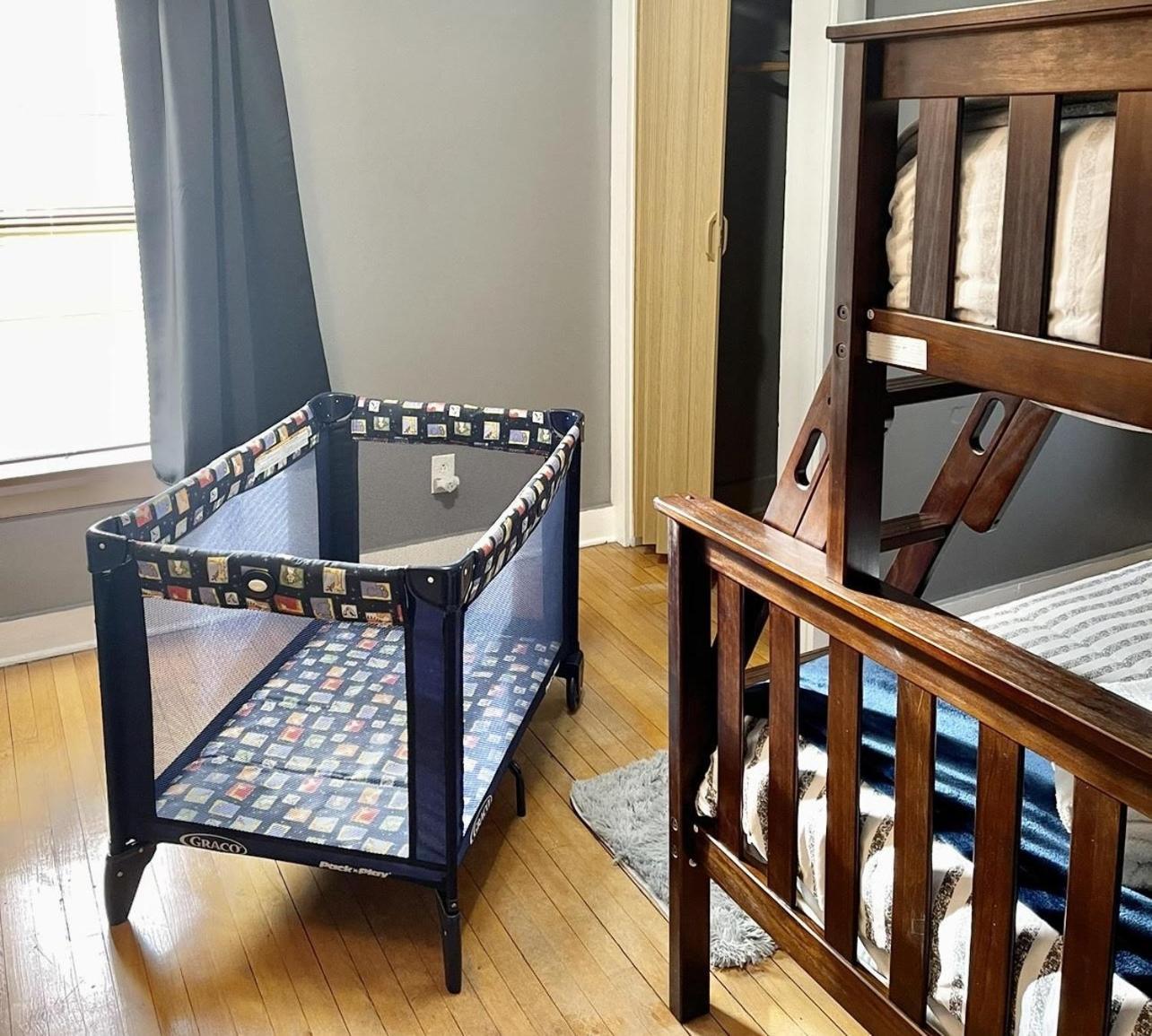 Spacious Home With In-Unit Laundry, Parking, 1Gb Wifi, & Patio Deck ロチェスター エクステリア 写真