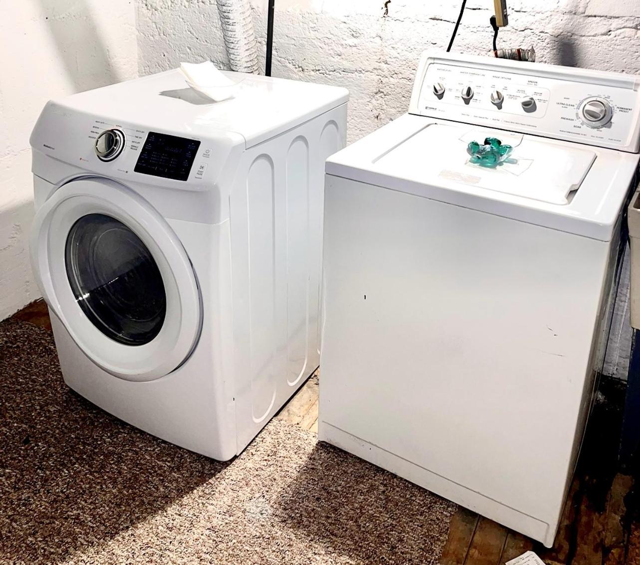 Spacious Home With In-Unit Laundry, Parking, 1Gb Wifi, & Patio Deck ロチェスター エクステリア 写真